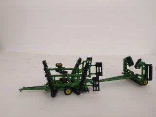 1/64 Ertl Farm Toy John Deere 637 Disk & 200 Seed Bed Finisher