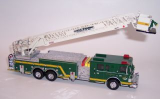 Code 3 Collectibles Castle Shannon Fire Department Ladder Truck Green 1:64