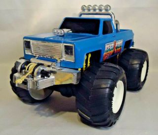 Vintage 1984 Road Champs " Bear Foot " Battery Operated Monster Truck 10 " Long