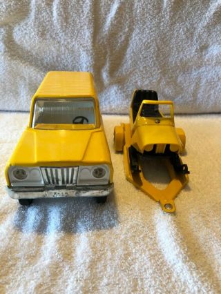 Vintage Tonka Yellow Jeep Wagoneer,  Trailer And Snowmobile 17”. 3
