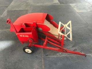 Vintage Tru - Scale Combine Pull - Type Reaper,  Pressed Steel,  Red & White