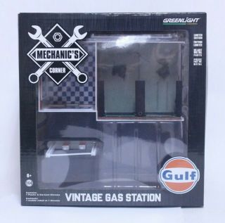 Greenlight Mechanics Corner 1:64 Scale Gulf Vintage Gas Station