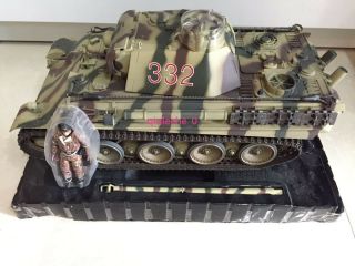 1:18 21st Century Toys Wwii German Panther Ausf.  G Tank W/ Driver