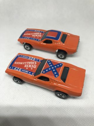 Set Of 2 Hot Wheels Dixie Challenger With Flag And No Flag On Roof (set 3)