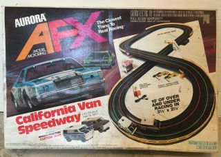 Aurora Afx Model Motoring " California Van " Ho Scale Race Set