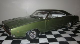 Autoworld Ertl American Muscle 1/18 Scale 1968 Dodge Charger R/t Green/white
