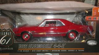 Highway 61 1/18 Scale 1966 Oldsmobile 442 Coupe Red Die Cast