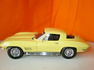 Exoto Motorbox 1967 Chevrolet Corvette Sting Ray 1:18 Diecast No Box