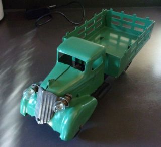 Vintage Wyandotte Or Marx Green Truck Pressed Steel Toy