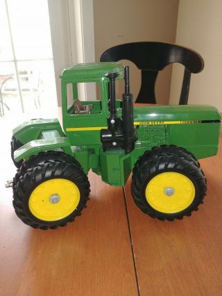 John Deere Model 8650 4wd Toy Tractor Diecast Model