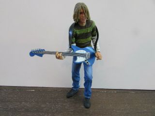 Neca 2006 The End Of Music Figure Kurt Cobain Nirvana With Guitar & Base 6.  5 " L2