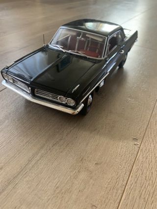 1/18 Pontiac Tempest Coupe 1963 Black