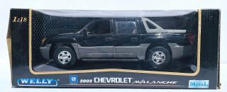 Welly 2002 Chevrolet Avalanche 1:18 Scale
