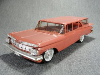 1/25 Scale Vintage 1959 Chevrolet Nomad Wagon Promo Model Car Rose Metallic