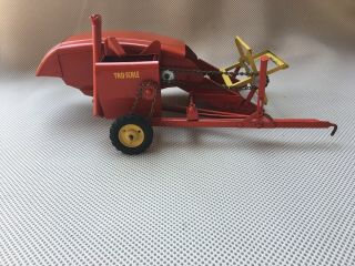 1/16 Carter Tru Scale International Red Tractor Combine Pressed Steel Farm Toy