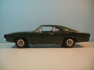 1:18 Scale Ertl American Muscle Metallic Green 1968 Dodge Charger R/t Diecast
