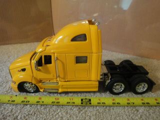 Jada Peterbilt 387 Semi Truck,  Tractor.  1/32 Scale Yellow Diecast Truck Model.