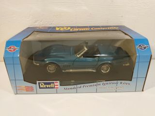 Revell 1969 Chevrolet Corvette Stingray Convertible 1:18 Die Cast Car Blue