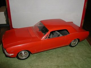 Vtg Amf Wenmac Scale Motorized 1966 Ford Mustang Dealer Promo Car Battery Toy