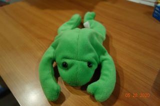Ty Beanie Babies " Legs The Frog " - No Hang Tag - 1st Gen Tush Tag - Pvc Pellets