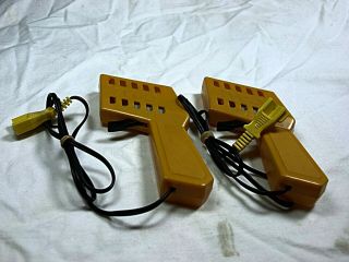 Tyco Mattel Yellow Trigger Hand Held Controllers Pr W/terminal Plugs