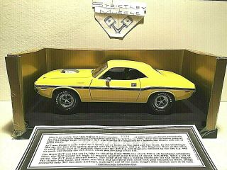 1/18 Scale 1970 Dodge Challenger R/t Hemi - 426 Coupe - Top Banana Yellow Ext/black