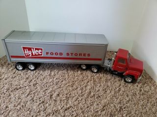 Ertl 1/25 Hy - Vee Food Store Truck Semi Trailer - Chariton Iowa