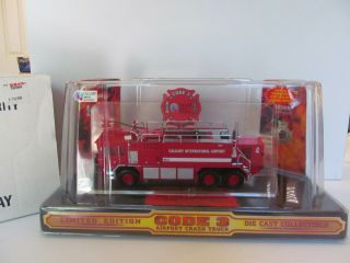 Code 3 Collectibles - Calgary Airport Authority Crash Truck - Light Box Wear