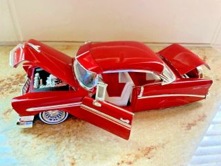 Jada Toys 1956 Chevy Belair Hardtop 1:24 Red Hot Street Rod Lowrider