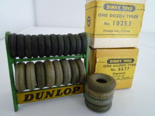 Vintage Dinky 786 Dunlop Tyre Rack With Boxed Tyres Issued 1960s