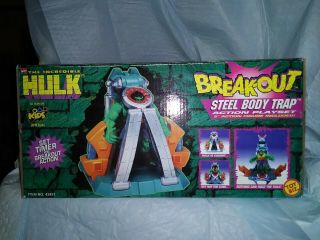 The Incredible Hulk 1997 5 " Steel Body Trap Breakout Action Playset Toybiz Misb