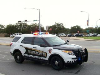 Green Light Police Ford Explorer Dallas County Sheriff Custom Kitbash Unit