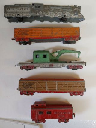 Vintage Tootsie Toy Train Pennsylvania Railroad Locomotive & 4 Cars