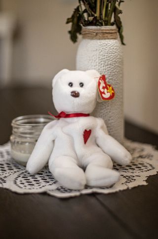 Retired Ty Beanie Baby White Valentino Bear - 5 Errors