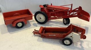 Vintage 1/16 Tru Scale Carter Tractor W/front Loader,  Utility Trailer,  Spreader