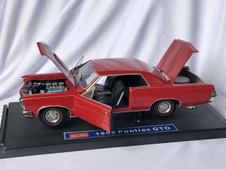 Sun Star 1965 Pontiac Gto 1:18 Scale Diecast Model Car Red