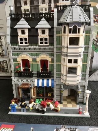 Lego Creator Green Grocer Set 10185 Modular Building