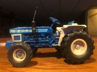 Ertl Ford 1710 Blue Tractor Diecast 1:16