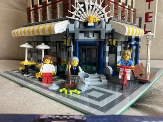 Lego Cafe Corner 10182 100 Complete With Instructions 2