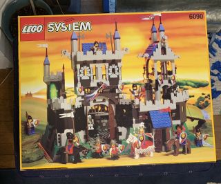 Lego® Royal Knight’s Castle 6090 (retired) Rare.  Vintage Nib.