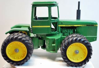 Ertl John Deere 8630 4 - Wheel Drive Tractor; 597; 1/16 Scale; 1975
