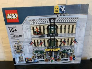 Retired Lego Creator Grand Emporium (10211) - -