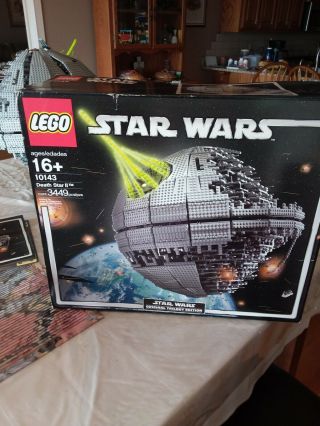 LEGO Star Wars Death Star II (10143) and Instructions 3