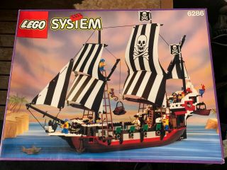 Lego 6286 Pirates Skull 