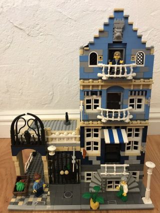 Lego Market Street 10190 Modular Building Set 100 Complete