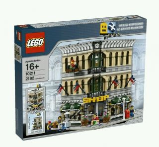 Lego Creator Grand Emporium 10211 Modular Retired Rare