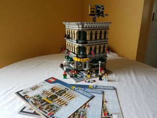 Lego Creator Grand Emporium (10211) Ca.  2010 Retired Modular