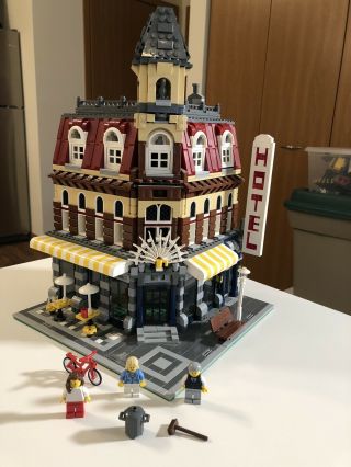 Lego 10182 Cafe Corner Hotel