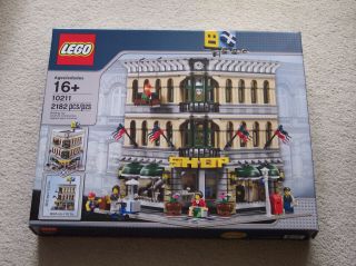Lego Creator 10211 Grand Emporium Nisb Factory,  Insurance