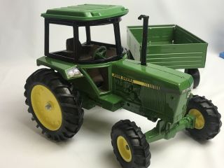 Vintage Ertl John Deere Farm Tractor & Wagon Trailer 52040 0628 Green Metal